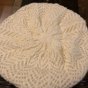 💥FINAL DAY Cream/white knit beret